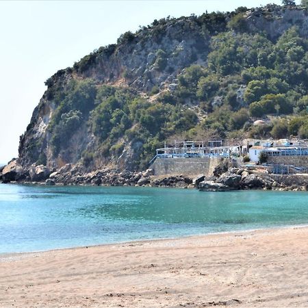 Sea Horizon House Alexis Hotel Himare Exterior photo