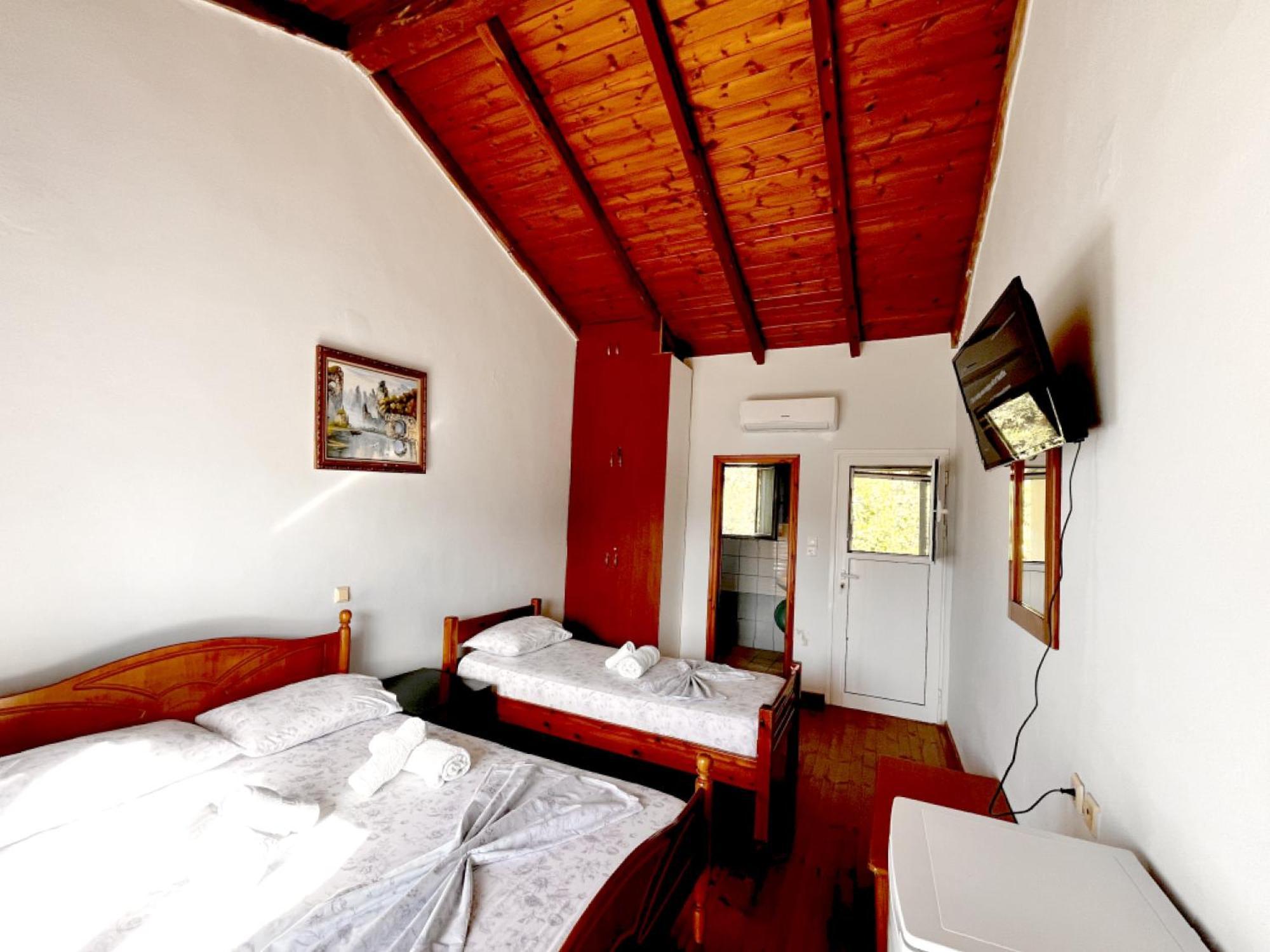 Sea Horizon House Alexis Hotel Himare Exterior photo